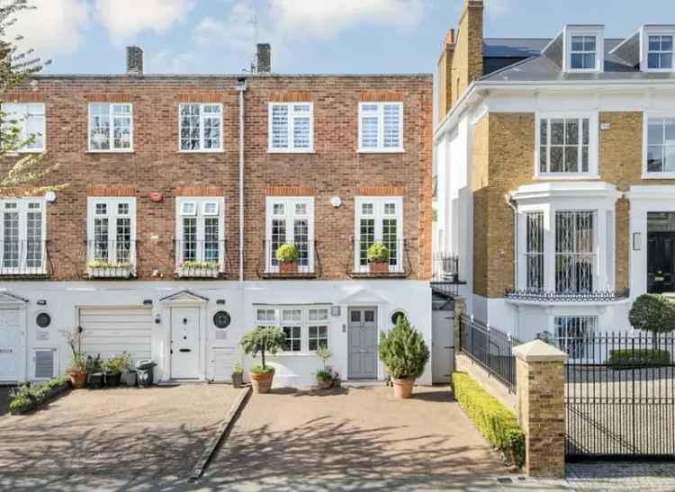 Modern Townhouse near Holland Park with Private Garden and Parking