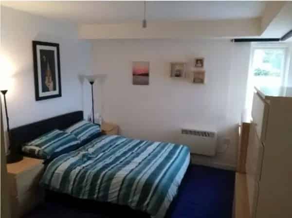 1-Bed Ground Floor Flat Near Town Centre Train Station