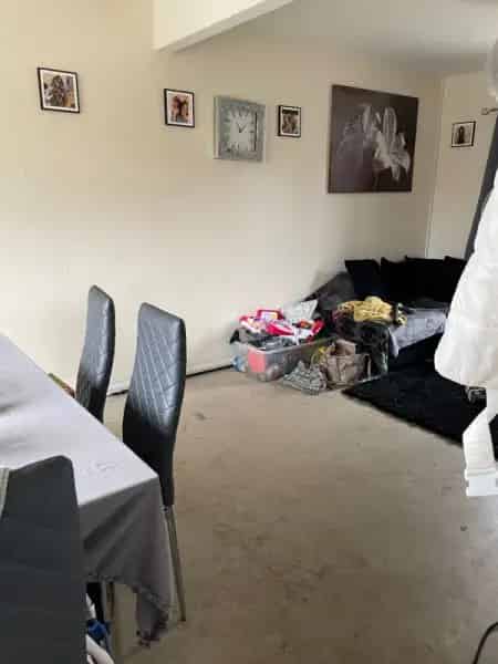 3 Bedroom House Near Shops and Schools