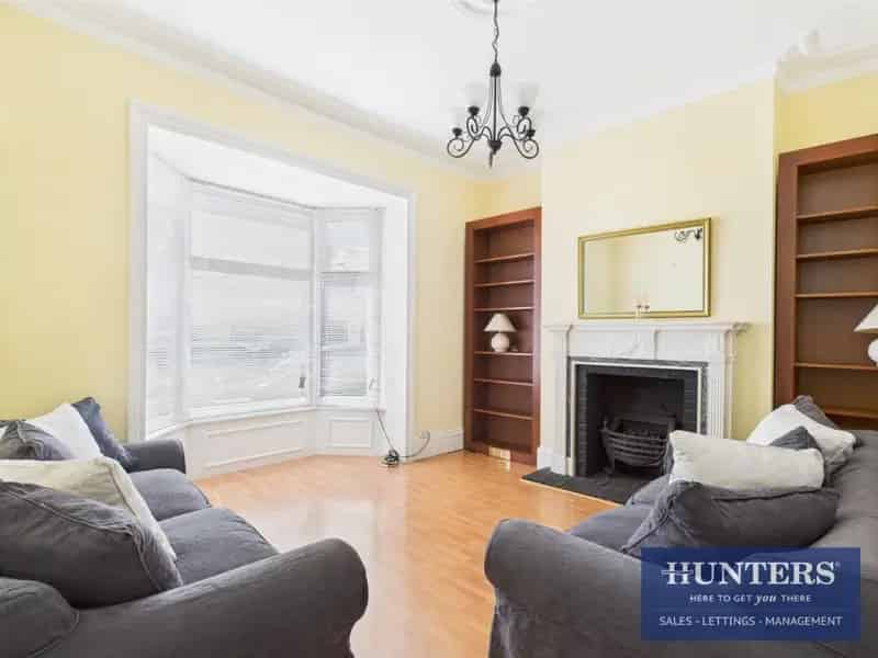 1 bedroom Flat
 For Sale 
Total Size: 598 SQ FT