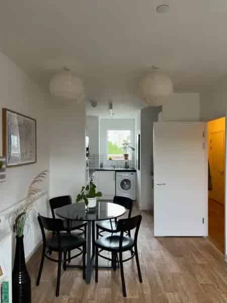 Central London 1 Bed Flat with Balcony and City Views