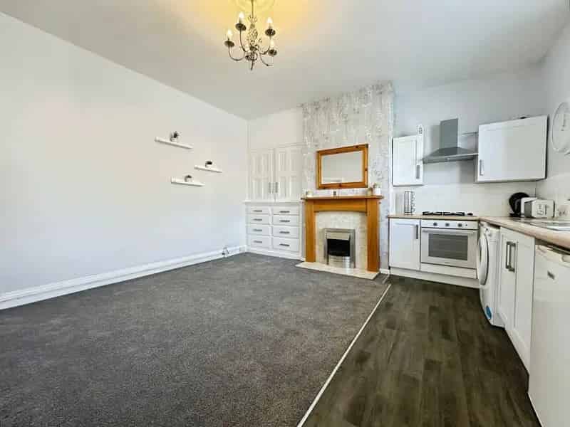 2 Bedroom Mid Terrace House to Rent Morley West Yorkshire