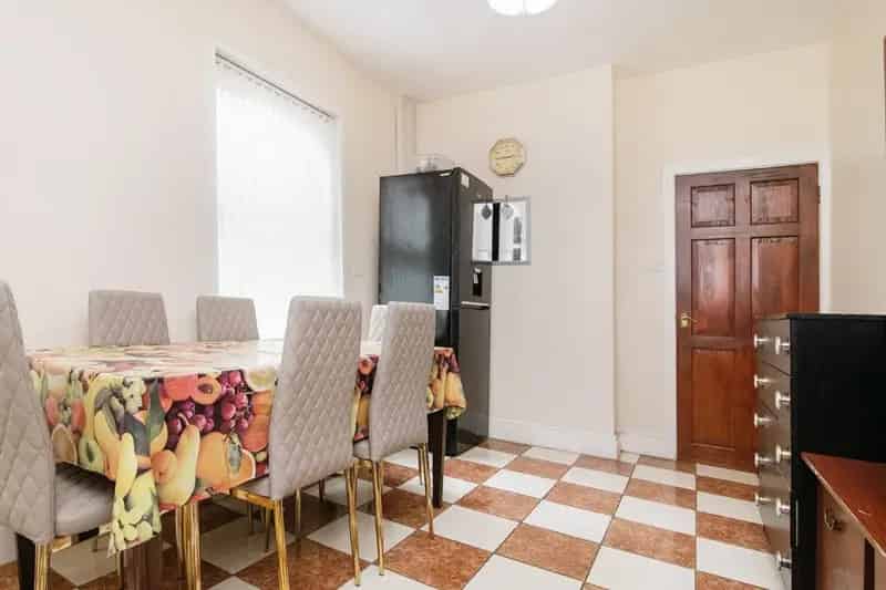 5 Bedroom Mid Terrace House with 3 Reception Rooms