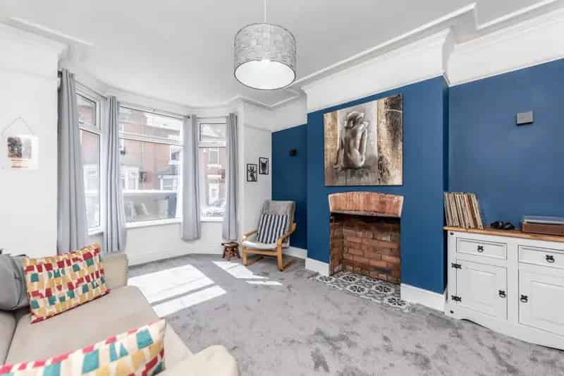 5 bedroom House
 For Sale