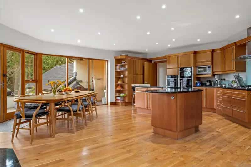Luxury 7-Bedroom House with Leisure Suite and Tennis Court