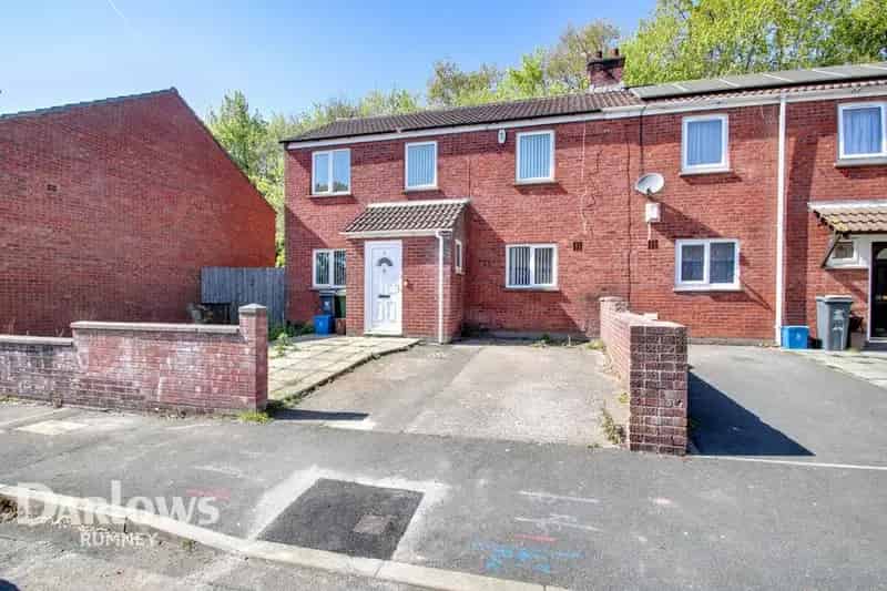 3 Bedroom End Terrace House for Sale