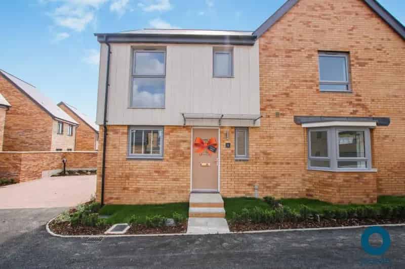 3 Bedroom Semi-Detached House Berwick Green Solar Panels