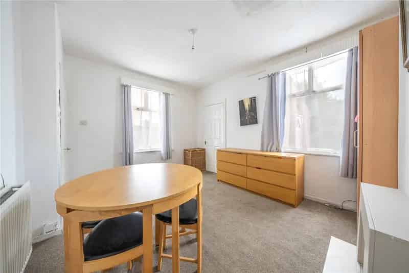 Three Bedroom Semi-Detached House in Meanwood