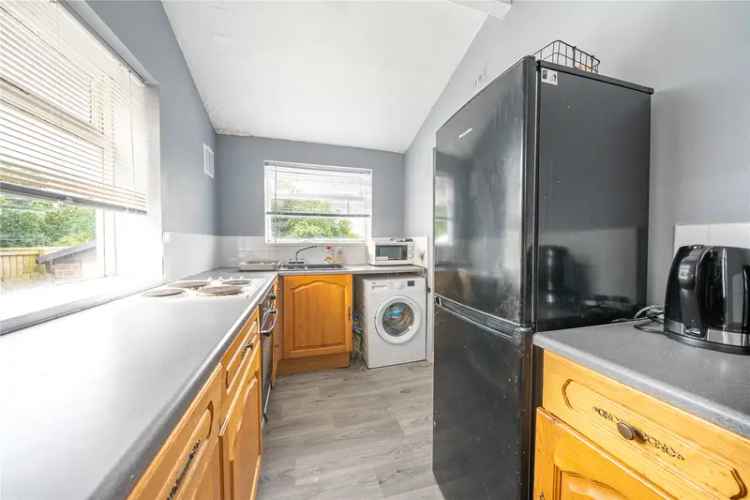 House For Sale in Leeds, England