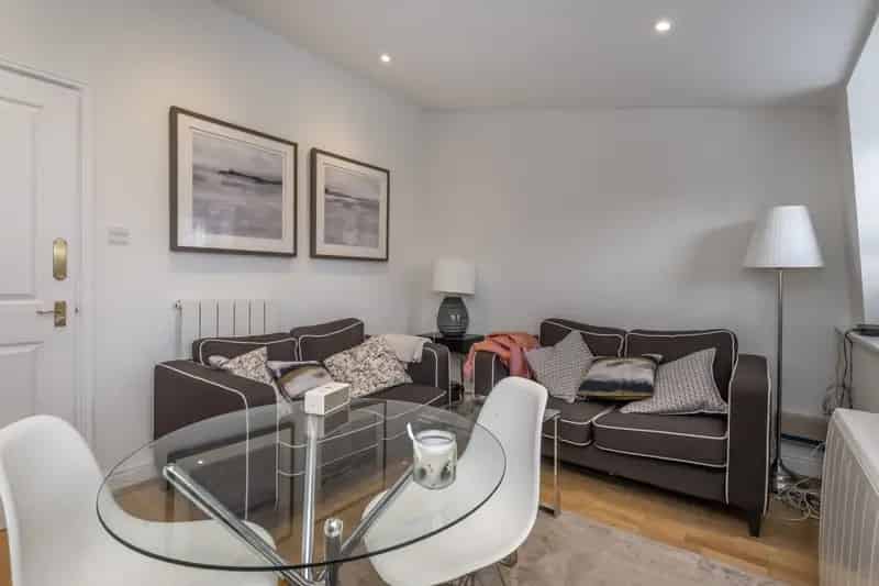 2 Bedroom Apartment Marylebone Central London June 2025