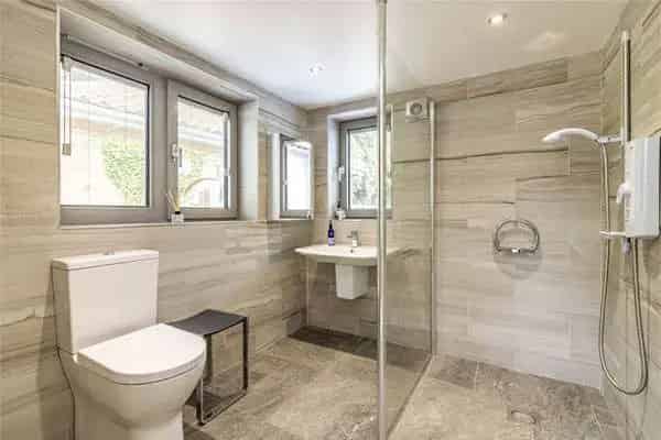 4-Bedroom Character Home with Large Garden Kelham Newark