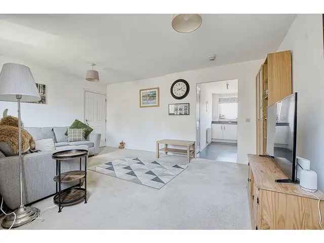 2 Bedroom Top Floor Flat for Sale