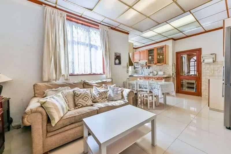 5 Bedroom House for Sale Near Manor House Tube