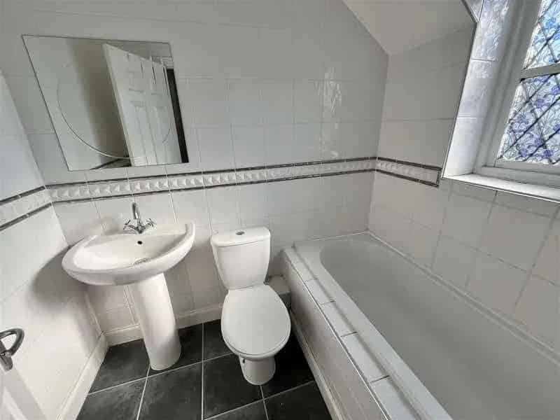 3 Bed Townhouse for Sale Near Wilmslow Train Station