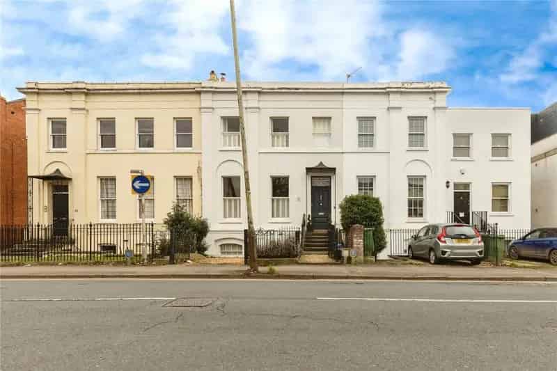 5 Bedroom Georgian House with Self Contained Apartment