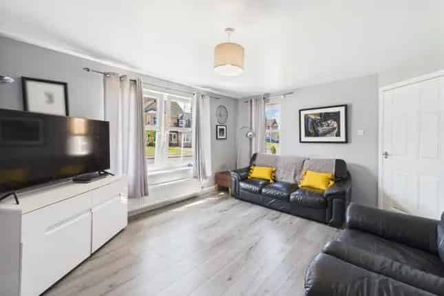 Five Bedroom Detached House for Sale in Glasgow