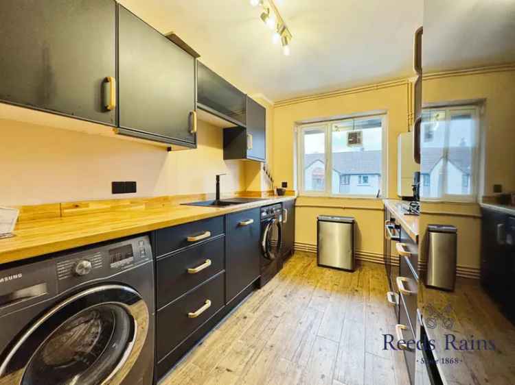 3 Bedroom Flat for Sale Salford Greater Manchester M5