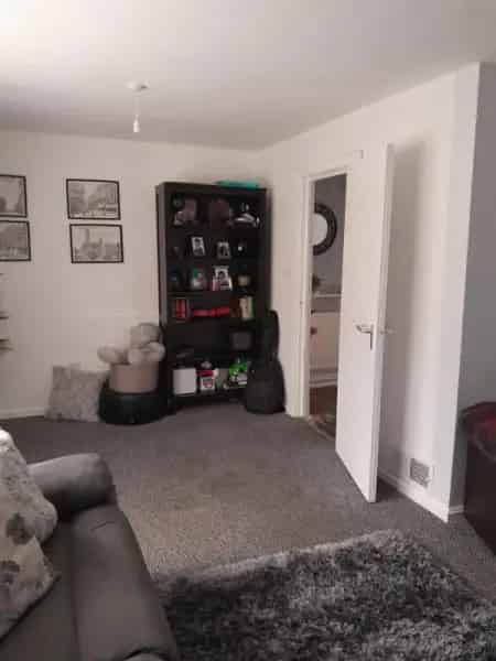 3 Bed Maisonette Near M6 Shopping Centre - Home Exchange