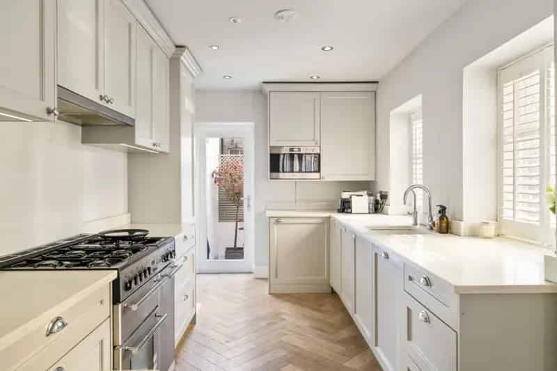 4 Bedroom Flat for Sale in Chelsea SW10