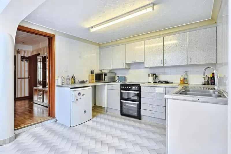 3 Bedroom Terrace House for Sale Near Cambridge Station