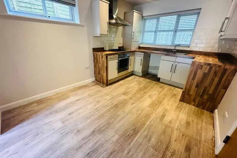12 Month Tenancy Zero Deposit Guarantee Available Council Tax Band C