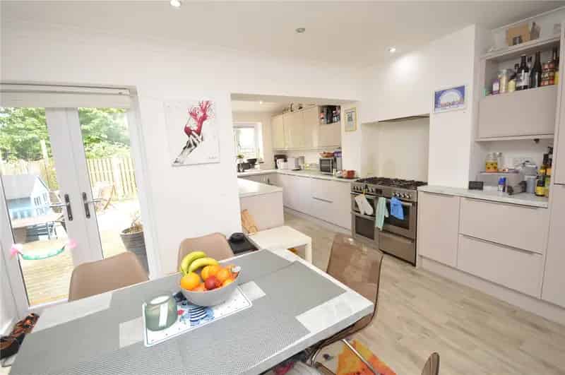 3 Bed Detached House with Golf Simulator Cinema Room Near M62 M1