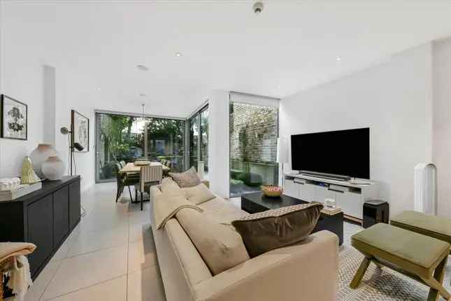 Terraced house to rent in Hamilton Gardens, London NW8