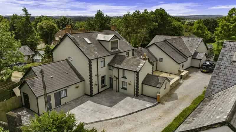 4 Bedroom Detached House for Sale in Cardiff