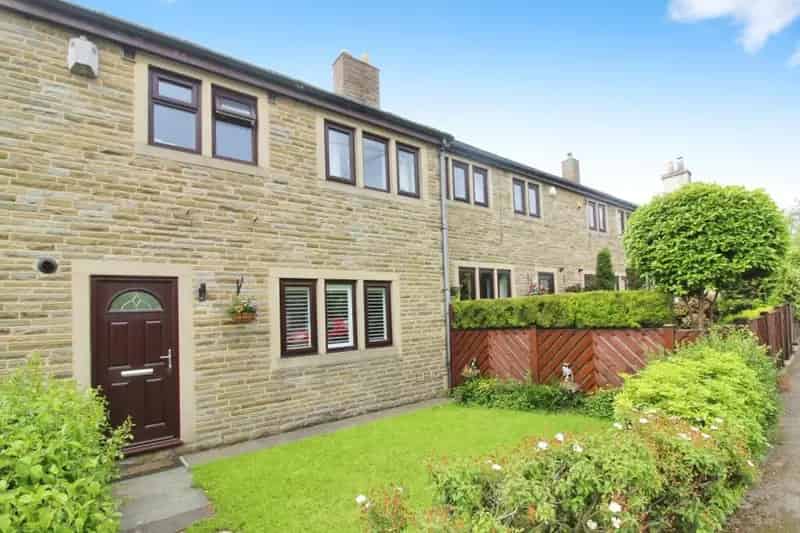 3 Bedroom Terraced House for Rent in Tong Village
