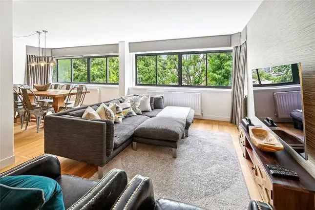 Maisonette for sale in Grosvenor Road, London SW1V