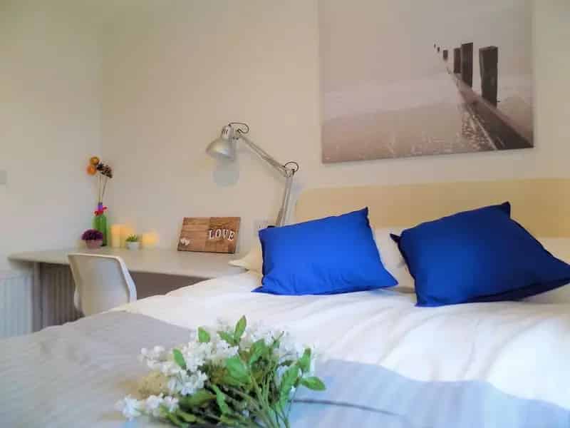 8-Bed House Share with Ensuite Rooms - All Bills Included