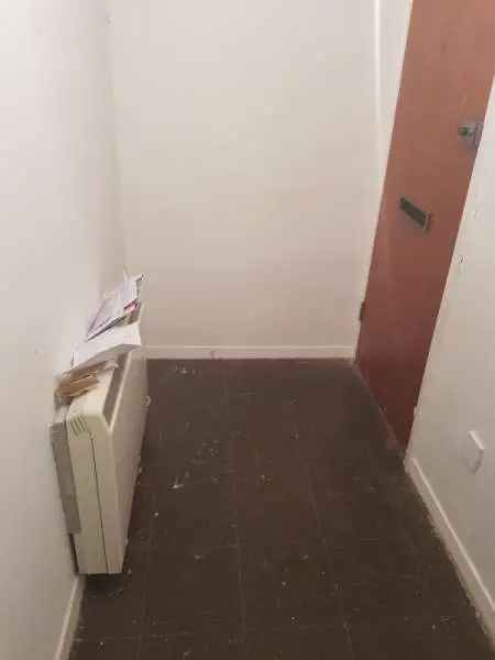 Flat For Rent in Tilbury, England