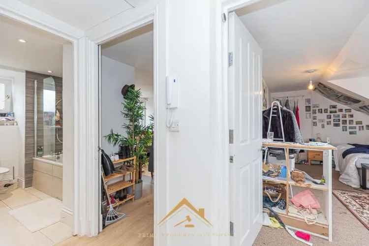 2 bedroom flat for sale