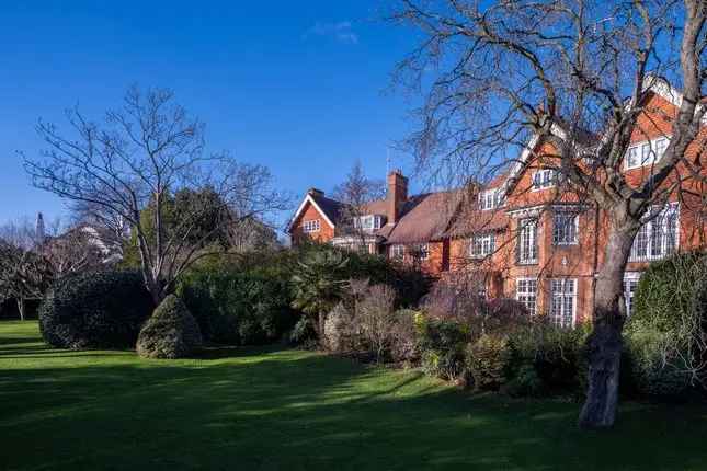 Detached House for Sale in Wadham Gardens London NW3