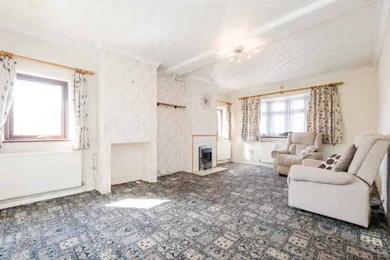 2-Bed Semi-Detached Chalet Bungalow with Potential to Extend