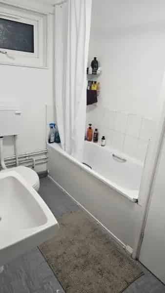 Large 1 Bedroom Maisonette with Garden and Secure Storage