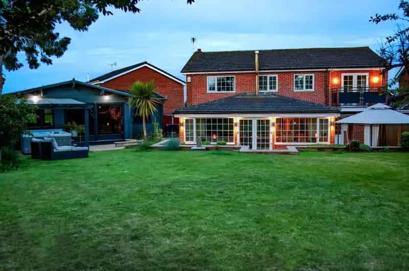 5 bedroom Detached House for sale, Carlton-in-Lindrick, Nottinghamshire, S81