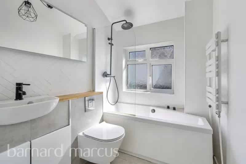 Family Home: 4 Bed Terraced House with Garden and Parking
