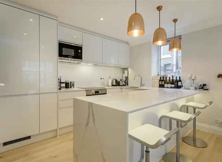 Stunning 2-Bed Apartment near Westminster Abbey - Turn-Key & No Onward Chain