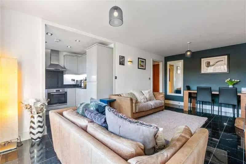2 Bed Flat for Sale near Spitalfields Market and Brick Lane