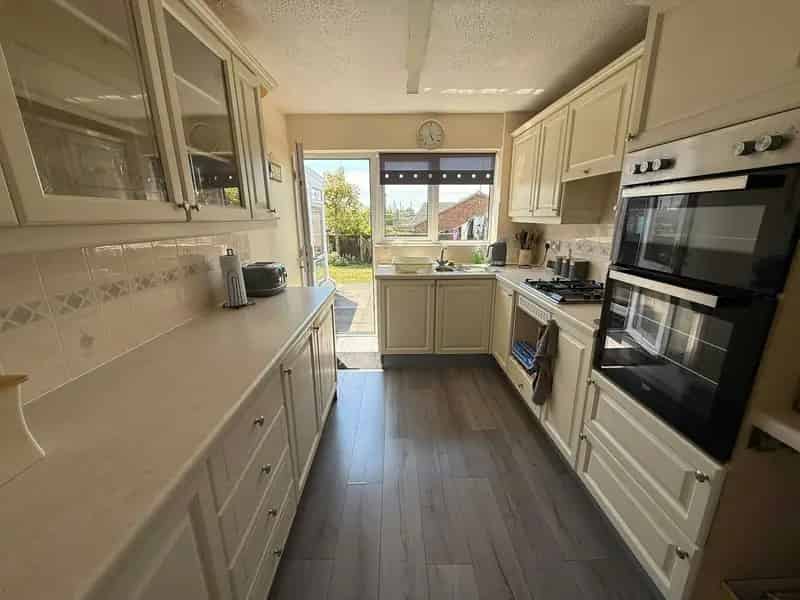 3 Bedroom Bungalow Hinckley Large Garden Detached Garage