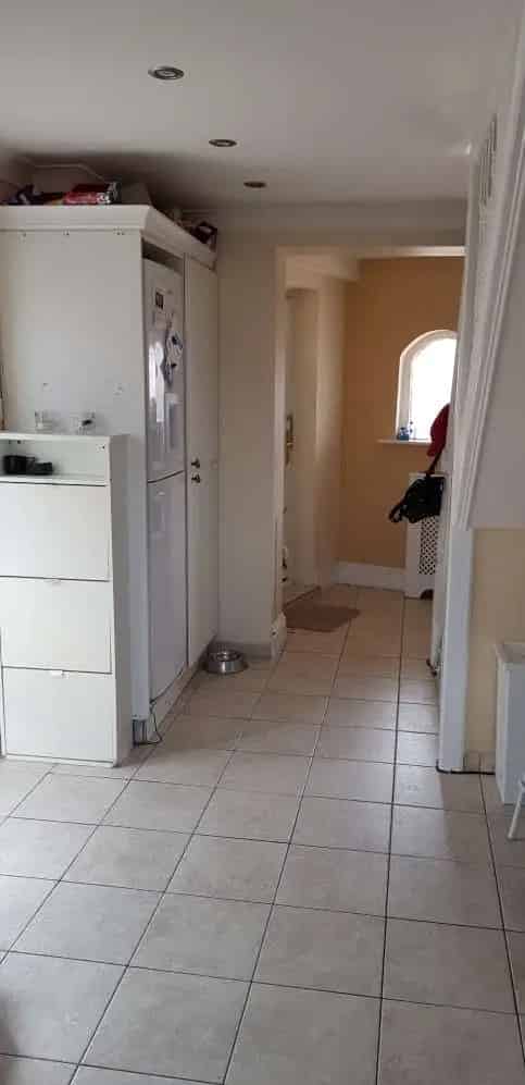 3 Bed Semi Detached House Large Drive Garden