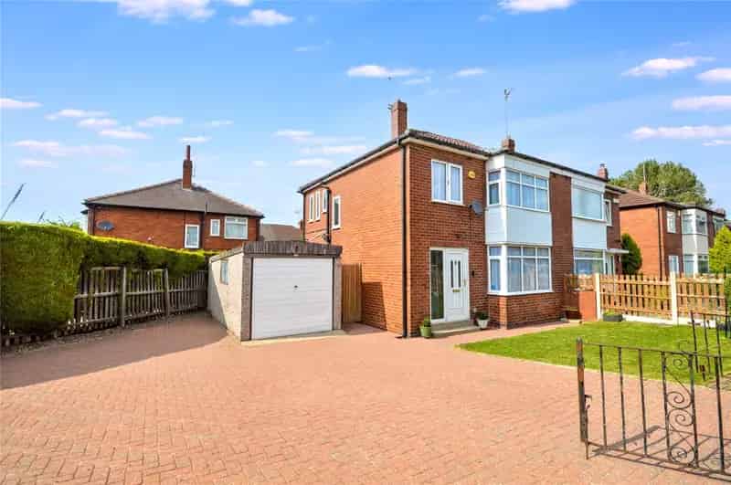 3-Bedroom Semi-Detached Home Heath Place Beeston