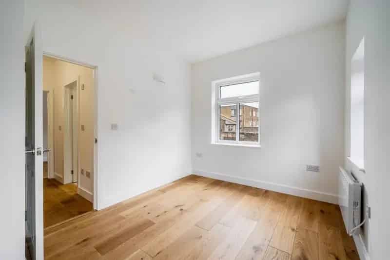 3 Double Bed Split Level Flat Brixton Zone 2