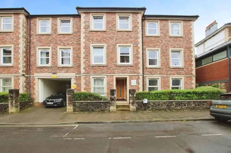 3 Bedroom Apartment to Rent Near Whiteladies Road