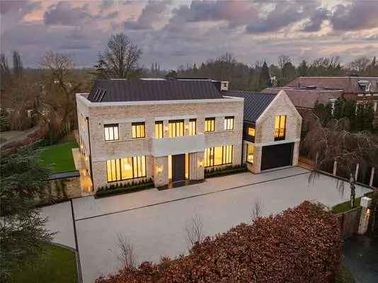 Spicers Field, Oxshott, Surrey, KT22 0UT | New homes for sale | Savills