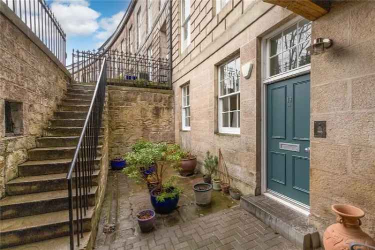 4 Bedroom Apartment for Sale in Edinburgh