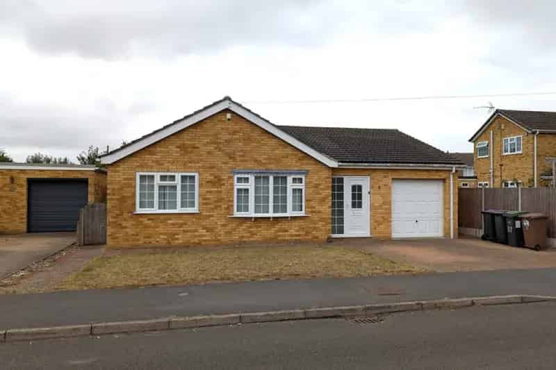4 bedroom Bungalow
 For Sale