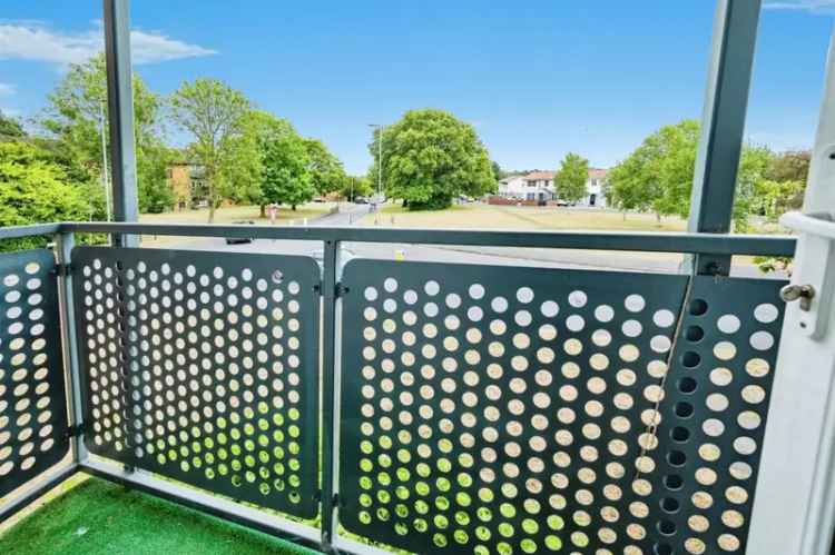 Chain Free Two Bedroom First Floor Flat Near M1