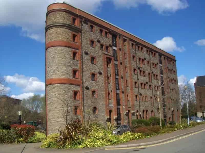2 Bedroom Flat to Rent Cardiff Bay
